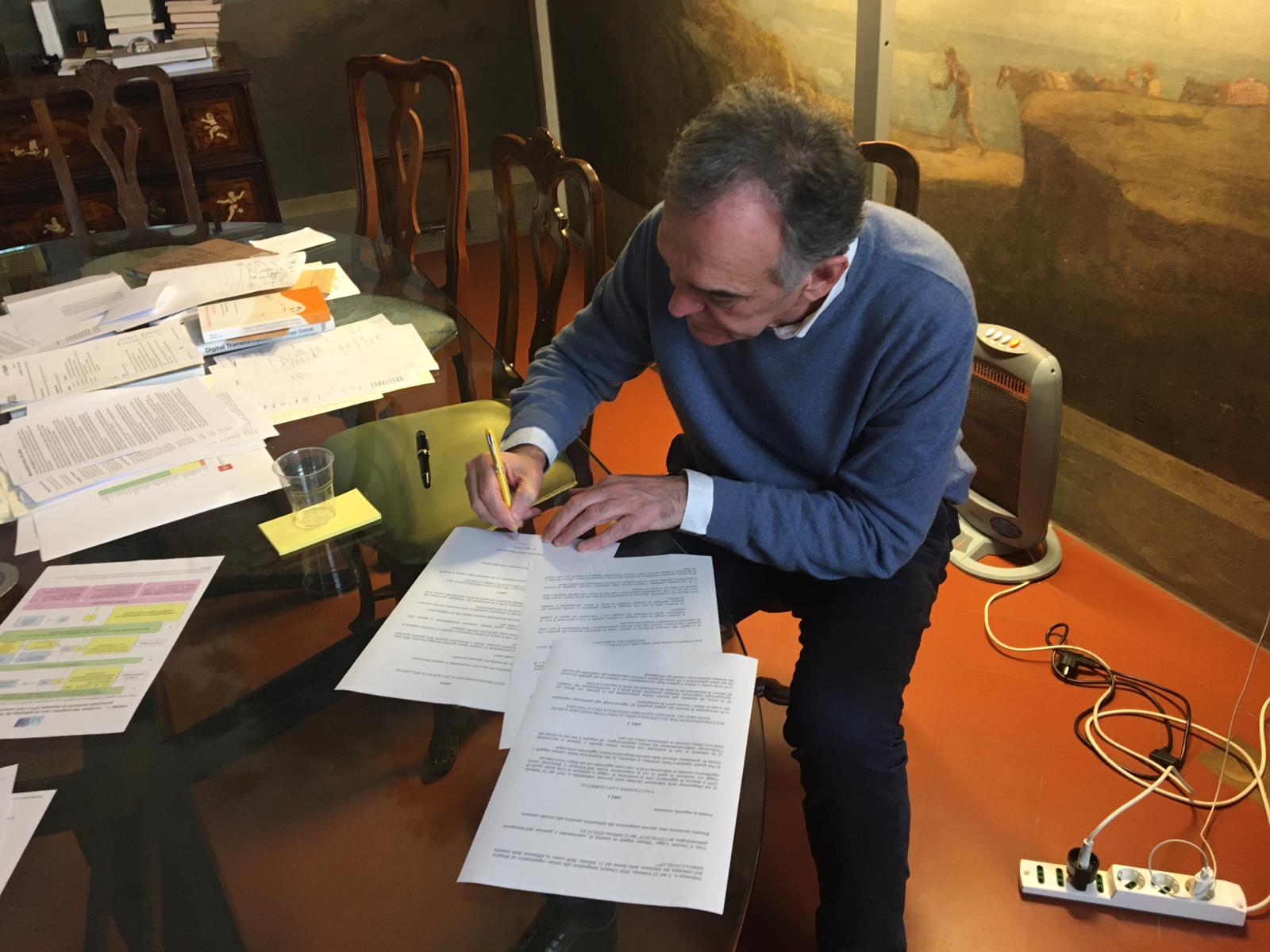 Coronavirus, presidente Rossi firma ordinanza n.12: centri diurni e linee guida su percorsi diagnostici